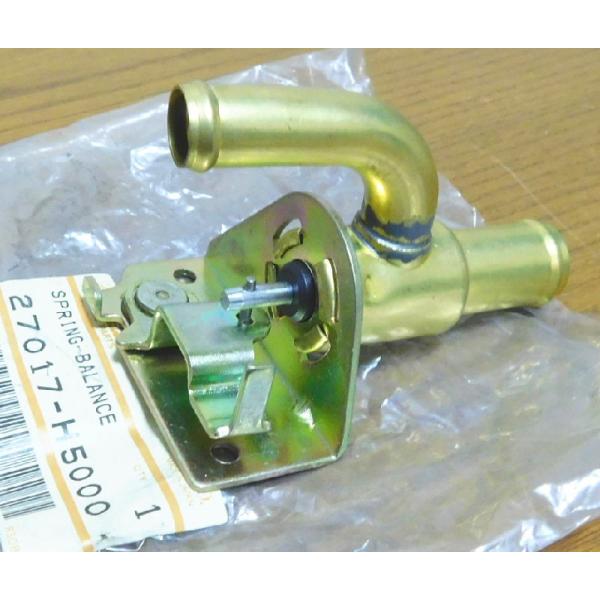 サニーB210用ヒーターコック 新品 日産純正品 27017-H5000 ウォーター