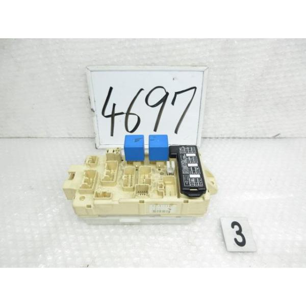 21年 クリッパー GBD-U71V (3)ヒューズボックス 室内助手席側