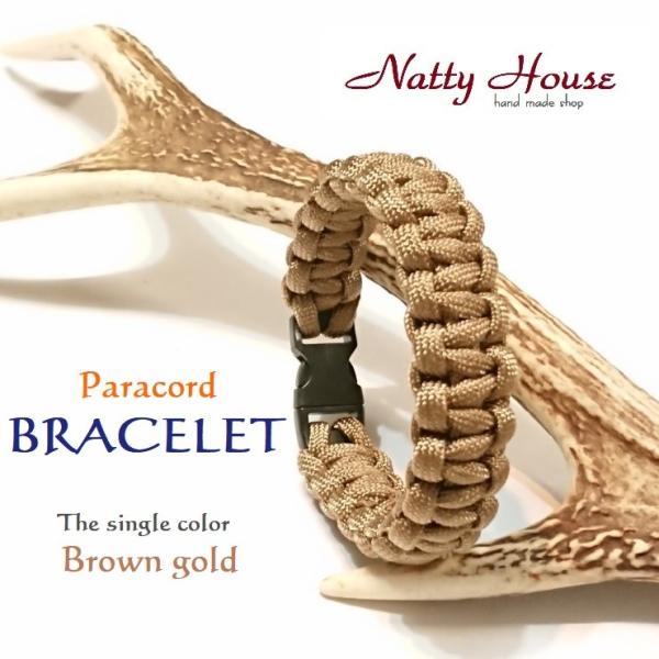 ◆ パラシュートコード、通称パラコードを匠に編上げた定番のブレスレットです。◆ 定番色の全16色です。◆ パラコードは、ナイロン素材の1本で耐荷重200kgと言われる大変丈夫なコードです。◆ Ｍサイズ（一般女性サイズ）内径約17〜18CM ...