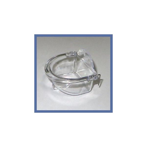 　針金引っ掛けタイプで小さな容器です。