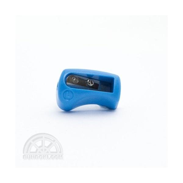 STABILO/イージーエルゴ 3.15ミリ芯ホルダー用の芯研器です。 2ミリや2：3.15ミリ兼用（2穴タイプ）、5.6ミリ用芯研器は多いですが、3.15ミリ専用はあまり見かけないので貴重な存在です。