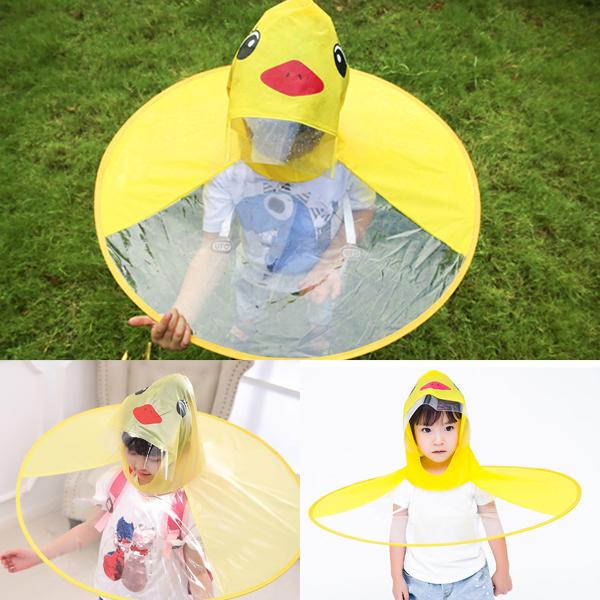 キッズレインハット　アヒル　レイン帽子　帽子風傘　子供　キッズ　ハンズフリー傘　雨かっぱ　キャップレインコートになります。※PEVA素材（レインコート素材）※ＳサイズとＭサイズの２種類です。※お取り寄せの場合,発送までに14日ほどお時間いた...