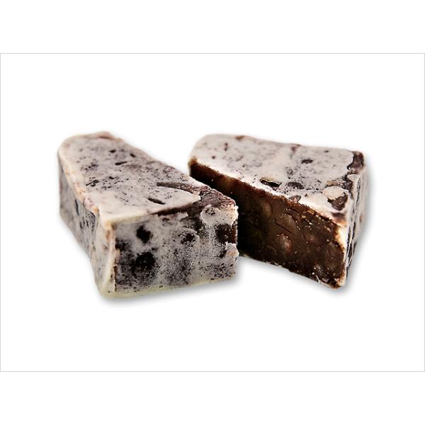 北海道産とよみ大納言を使った大粒小豆のきんつばです。小豆の美味しさをご堪能ください。【内容量】8個入り【賞味期限】7日。なるべくお早めにお召がりください。【保存方法】高温多湿をさけて保存【原材料】小豆、砂糖、寒天、小麦粉、上生【外箱サイズ】...