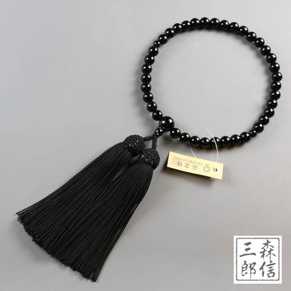 女性用 黒オニキス 7mm 正絹房(房色・黒)数珠玉は天然石【黒オニキス】です。房は「頭付き 正絹シルク製」ですのでレーヨン房の様な癖が付かず柔らかく高級感があります。●京念珠ブランド平成19年4月6日に「京念珠」の商標登録（地域団体商標：...