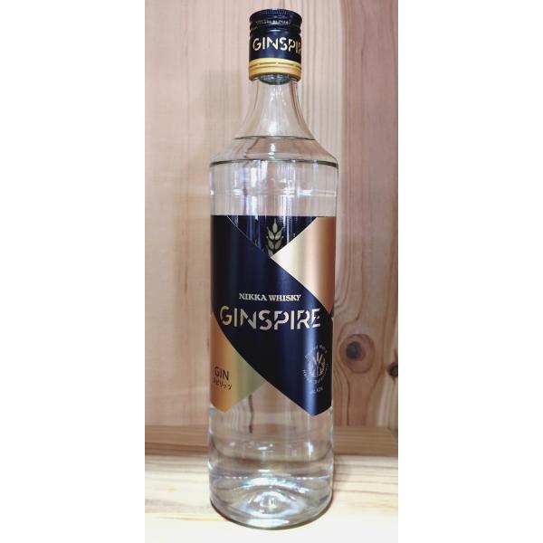 ウイスキー原料であるヘビーピートモルトを使用した、ハーバルな爽やかさと、モルトのふくよかさをあわせ持つ飲みごたえのあるジン。飲むほどに変わる表情に驚かされる複雑さ、心地よく広がるビートの余韻が異彩を放つ。原産国:日本分類:スピリッツ / ジ...