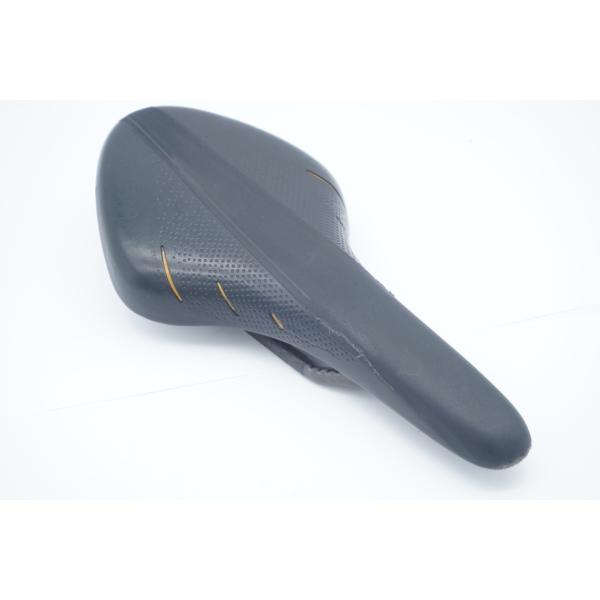 Fizik アリオネR1 サドル FIZIK 「フィジーク」 ARIONE R1 サドル/ 滋賀大津店 : バイチャリ