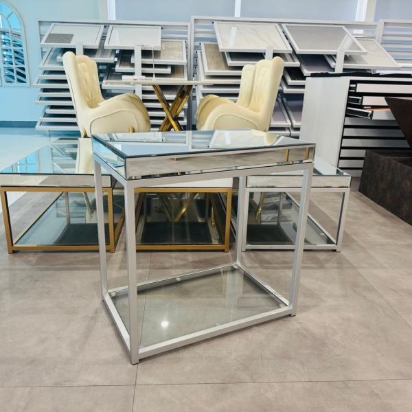 ミラー素材の高級ミニテーブルMSVで空間を格上げ