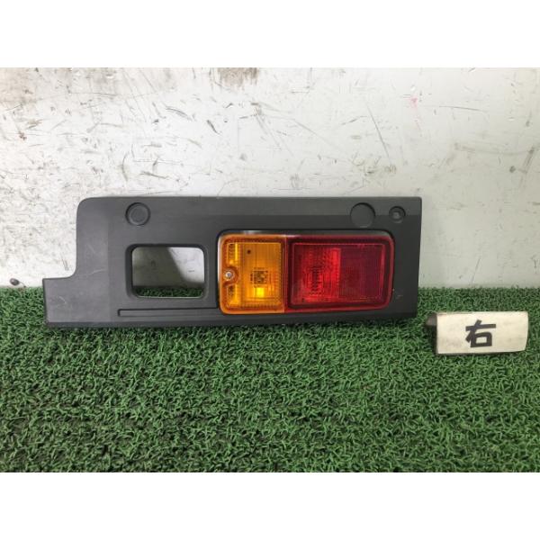 ハイゼット 3BD-S500P 右テールランプ 20526 81561-B5090 【即納
