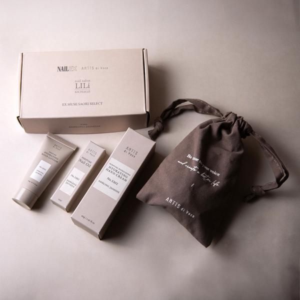 ネイルマガジン「NAILEX」とのコラボセット企画商品！ 第4期 EX MUSE のsaoriがマグネットカラージェル M3302 のカラーインスピレーションを得たARTiS di Voce（アーティス ディ ヴォーチェ）アムブリング ジャ...