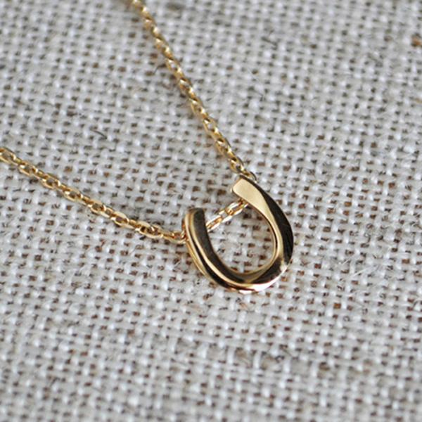 ■K10ホワイトゴールド/21,780円(税込)■K10ピンクゴールド/19,580円(税込)■K10イエローゴールド/19,580円(税込)■K18ホワイトゴール/43,065円(税込)■K18ピンクゴールド/38,665円(税込)■K1...