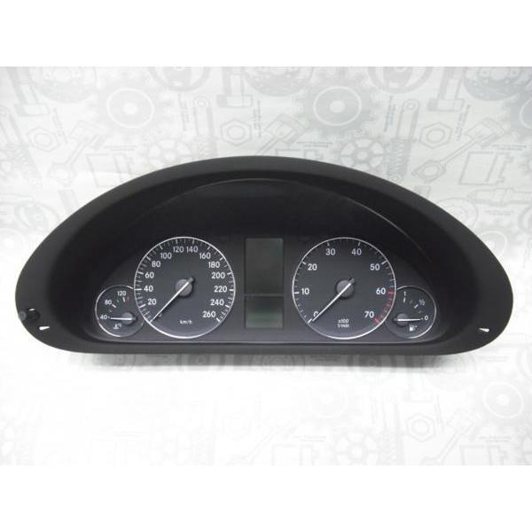 Mercedes-Benz（メルセデス・ベンツ） 美品！ 純正品 W203 スピード