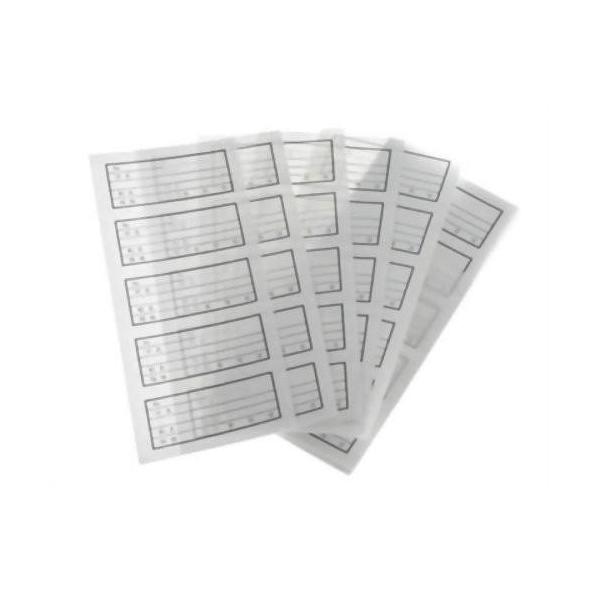 産地、和名、学名、製作日時などのメモリ情報を標本に添付するラベルです。