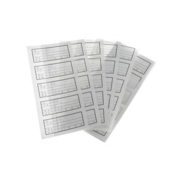 産地、和名、学名、製作日時などのメモリ情報を標本に添付するラベルです。