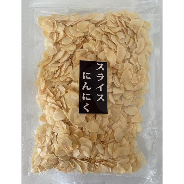 にんにく ニンニク 乾燥 にんにくスライス スライス にんにく 200g 篠崎にんにくをスライスにして乾燥させました名称　　　乾燥にんにくスライス原材料名　にんにく内容量　　200g賞味期限　ラベルに記載保存方法　直射日光を避け・湿度の低い...