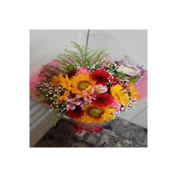 夏の花！ヒマワリと赤いガーベラのボリュームのある花束を贈り物に