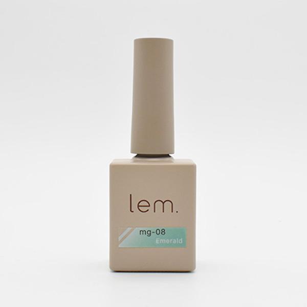 【必ずベースジェルを一層塗布した上からご使用ください】奥行き感・透明感があり、角度により色の変化が楽しめる万能マグジェルエメラルドの光がメインで角度により水色に光るマグジェル品番：ｍｇ−０８カラー：エメラルド内容量：７ｇ硬化時間：UV約1分...