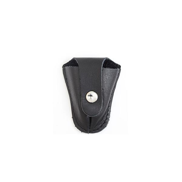 スワダのブラックニッパーなどは、今までのニッパー刃先カバーだとサイズが合わなくて入らなかったと思いますが…そんな時にはコレ！！スワダのブラックニッパーも入る、大きめサイズの刃先カバーです。本革製のしっかりした作りです。【内容量・備考】横４８...