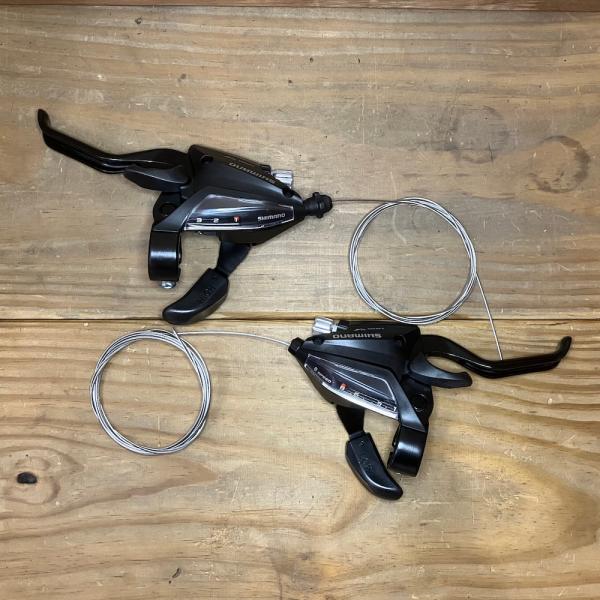 SHIMANO シマノ シフト / ブレーキレバー (フラットハンドルバー用) ST-EF500  左右セット 3x8spブレーキレバー長さ 2フィンガー or 4フィンガーステンレスインナーケーブル付属インナーケーブルキャップ付属簡易梱包...