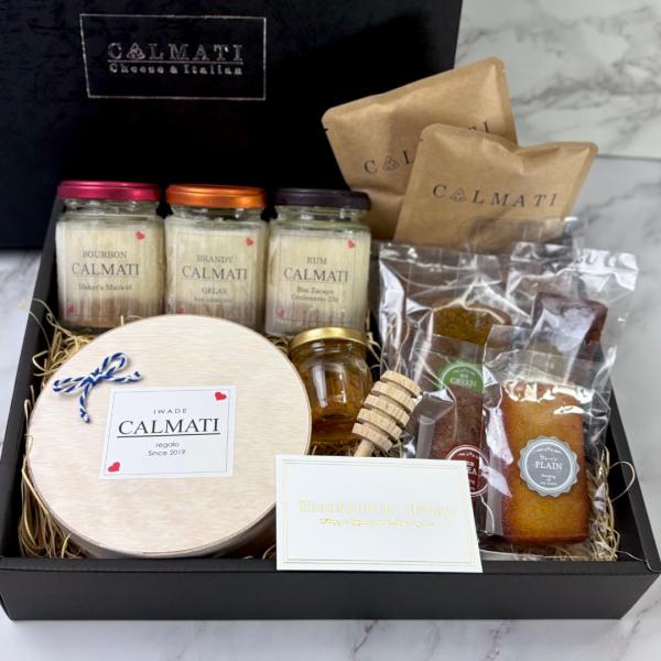 素材ひとつひとつに妥協せず、丁寧に焼き上げたCALMATI自慢のスイーツを贅沢に詰め合わせた特別なギフトセットです。人工的な香料・保存料・着色料は使用せず、素材そのものの香りや甘さ、コクをしっかり感じていただける“本物志向”のスイーツをそろ...