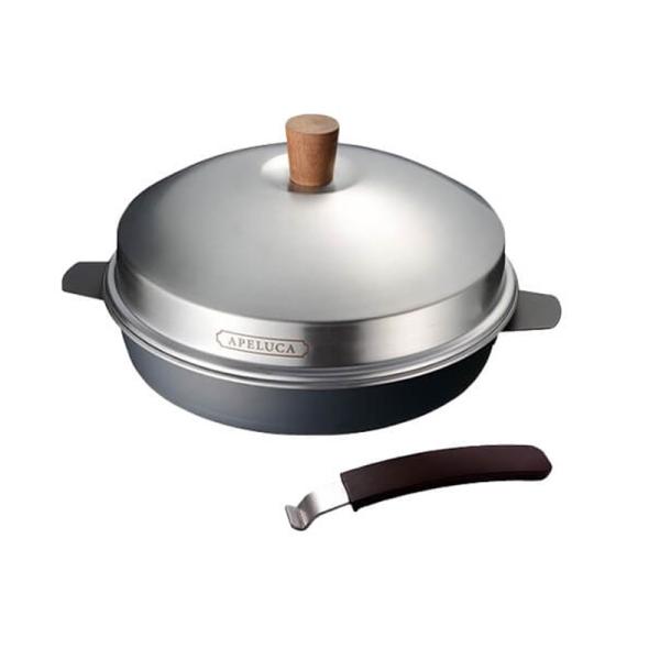 シンプル&amp;コンパクトなアウトドアスタイルのピザオーブン。熱を効率的に取り入れて逃さない二重蓋と本体の特殊構造により、短時間で本格的なピザを焼くことができます。ダッチオーブンのように上に炭を置く手間がいらないので、女性でも手軽にピザづ...