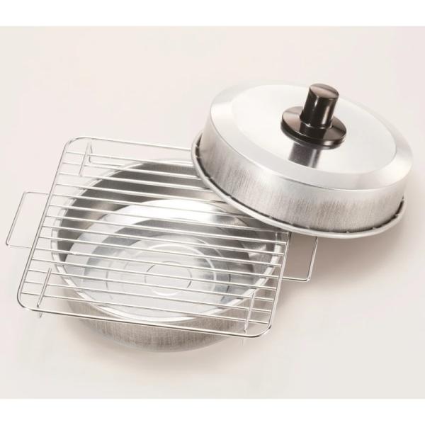 手軽に美味しく簡単燻製　ミニサイズちょっとしたおつまみに便利・サイズ：直径約148×高さ110ｍｍ・チップ皿サイズ：直径約127×高さ45ｍｍ・本体・蓋：スチール　つまみ：ベークライト・スライドあみサイズ：160×195ｍｍ（持ち手含む）・...