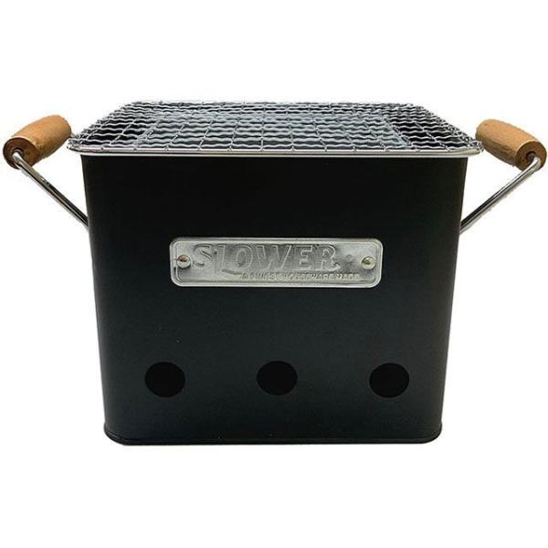 ●メーカー名：SLOWER(スロウワー)●商品名：バーベキューストーブ アルタ/S（ブラック）メーカー品番：SLW195JANコード：4589799541957ブラックGALVANIZED STEEL 、 WOOD180x150x155mm...