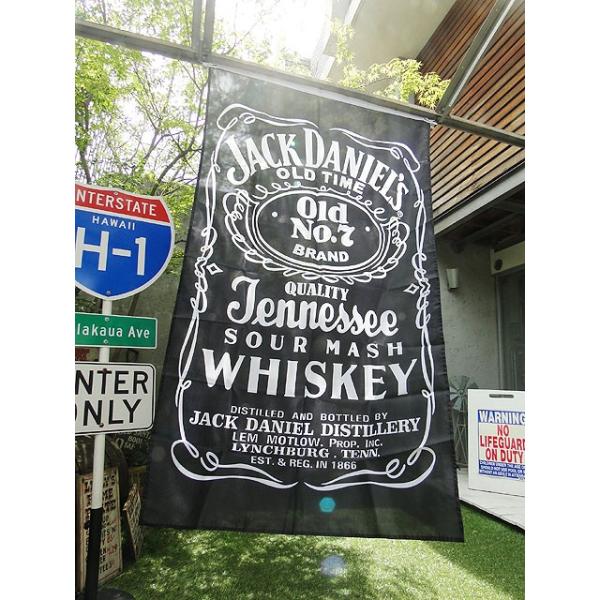 外国のバーやパブを訪れると壁やカウンター越しに飾ってあるバーフラッグをゲットしてきました。この手の販促アイテムは普通ならお店側に配られるものだけに、欲しくてもなかなか入手できないのものなんですが、ついに見つけちゃいました！部屋の壁など広い面...