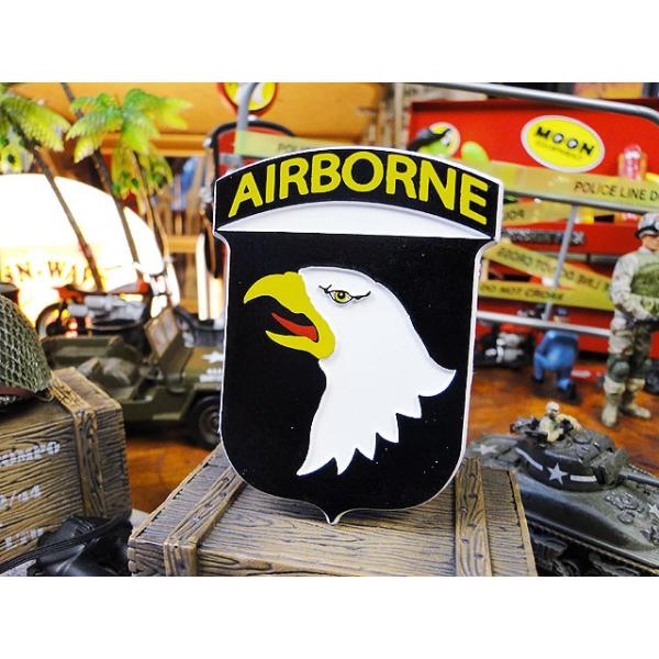 ミリタリーロゴをそのままデザインにしたアメリカならではのマグネットがこちら！これまでありそうでなかった、ある意味レアアイテムってヤツ！ちょっとしたメモ書きや忘れちゃいけない振込用紙などなど・・・・デスクやラックに貼りつけておくのに便利な定番...