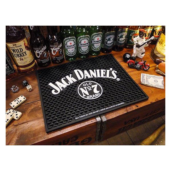 自宅にいながらにして、バーで飲んでる雰囲気をとことん味わう・・・・お酒好きならそんな想像、一度はしたことあるのでは！そこでキャンディタワーが用意したのがこの海外のパブで実際に使われているバーマットなんです。通常はリカーブランドからバーやパブ...