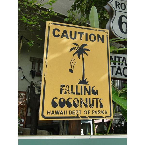 ハワイの道路標識のウッドサイン ココナッツ落下注意 アメリカン雑貨 アメリカ雑貨のレビュー クチコミとして参考になる投稿1枚 Roomclip Item