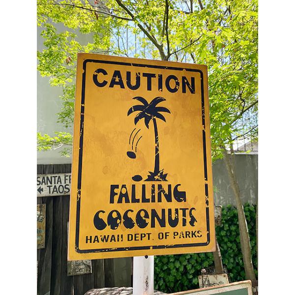 ハワイの道路標識のウッドサイン（ココナッツ落下注意） ■ アメリカン雑貨 アメリカ雑貨