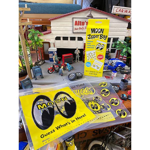 サンドイッチやお菓子なんかを小分けにして持って出掛けたり、友達にお裾分けする時に便利なジップバッグでムーンアイズバージョンっていう・・・・まさかのデザインが登場！モーターカルチャー系ブランドで、こんなアイテムがリリースされるなんてまさかのま...