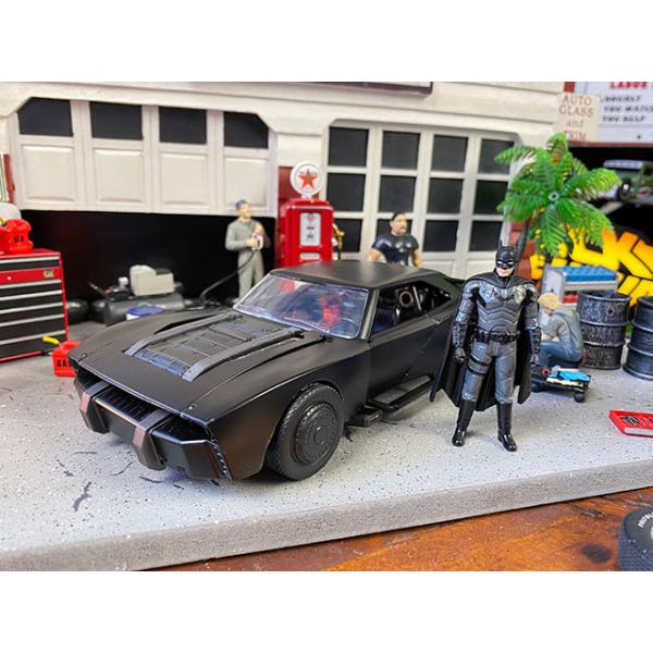 Jada　映画　THE BATMAN　-ザ・バットマン-　バットモービル　ダイキャストミニカー　1/24スケール　（バットマンフィギュア付き）