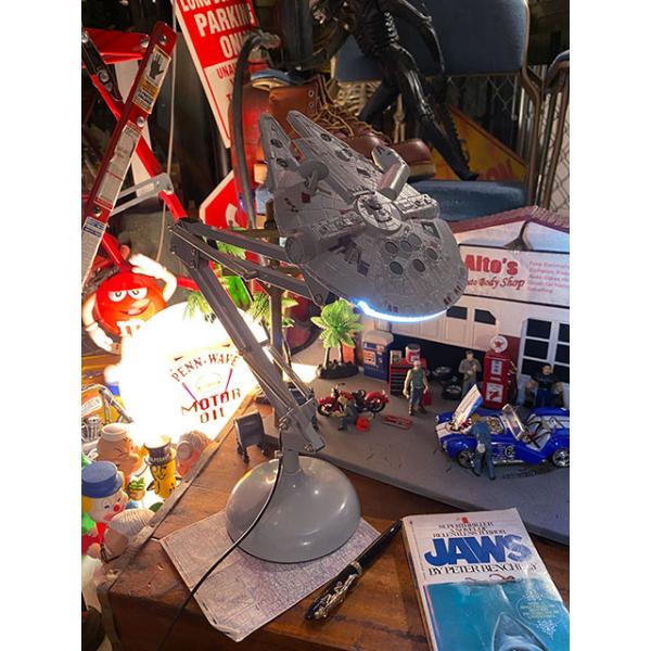 スターウォーズ ミレニアム・ファルコン LEDデスクライト