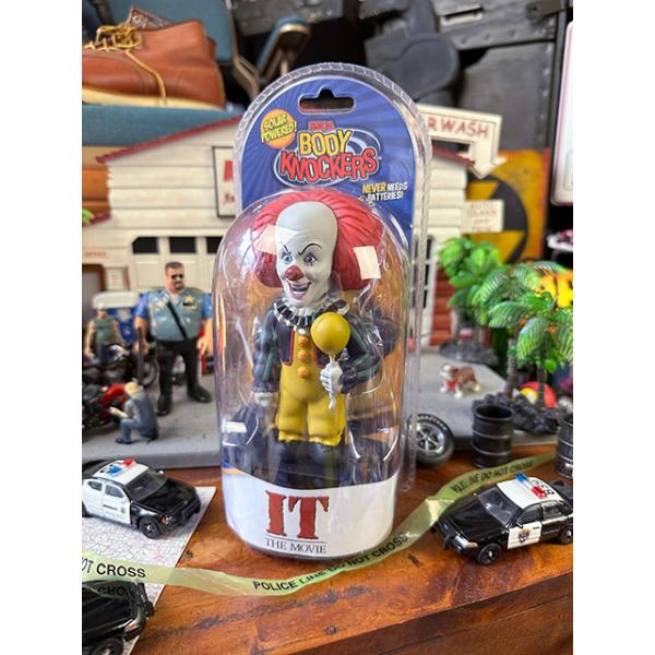 NECA テレビドラマ版「IT」ティム・カリー版ペニーワイズ ボディノッカーズ ■ アメリカン雑貨 アメリカ雑貨 フィギュア