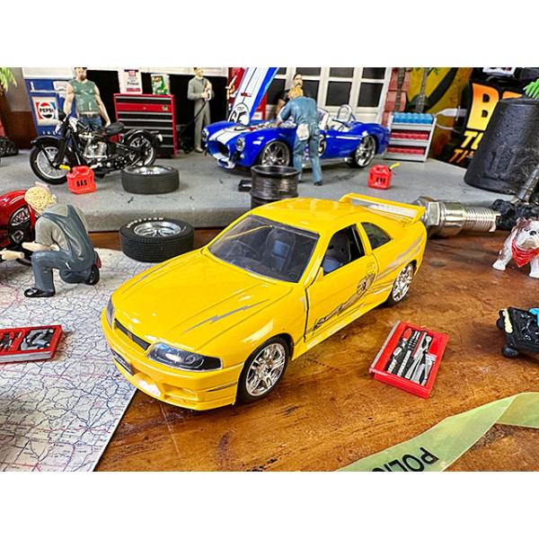 Jada　映画　ワイルドスピード　ダイキャストミニカー　1/32スケール　（レオン/ニッサン　スカイライン　GT-R　BCNR33）