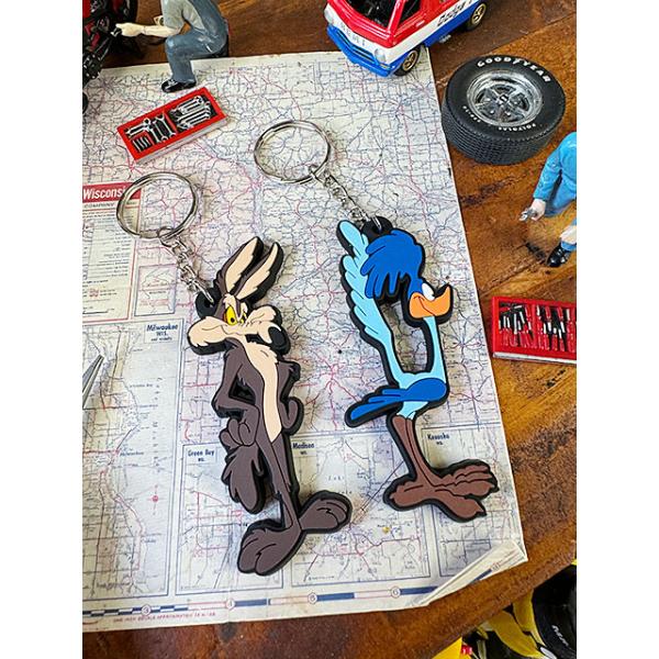 ロードランナー　＆　ワイリーコヨーテ　ラバーキーホルダー　（2個セット）　■　アメリカン雑貨　アメリカ雑貨 爆買