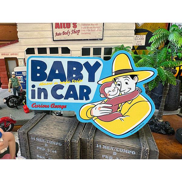 おさるのジョージ 「赤ちゃんが車に乗ってます」 車用ステッカー （黄色い帽子のおじさん） ■ アメリカン雑貨 アメリカ雑貨