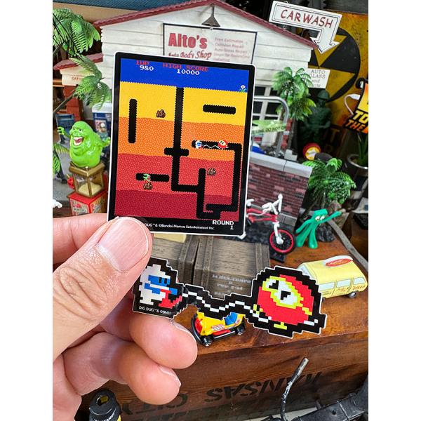 ナムコ　オフィシャル　ステッカー　ディグダグ　（ゲーム画面＆キャラクター）　初代ファミコン ■ アメリカン雑貨 アメリカ雑貨