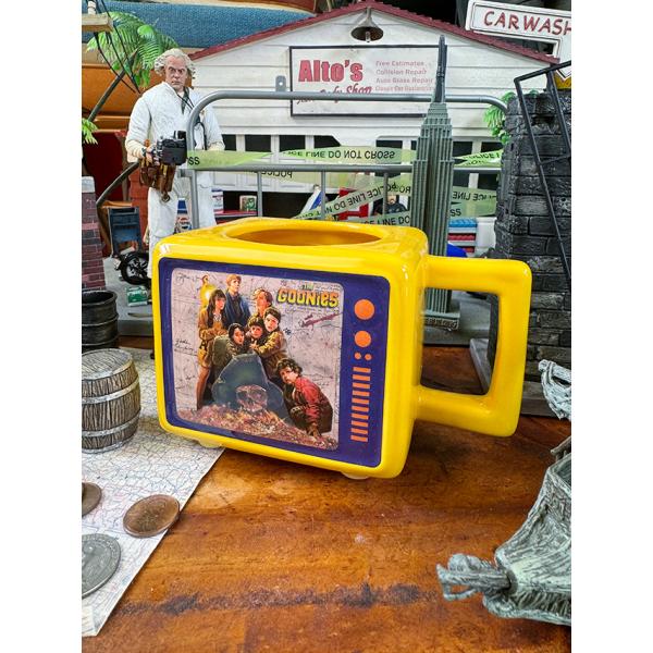 映画 グーニーズ ブラウン管テレビ型 ヒートチェンジマグ 500ml マグカップ ■ アメリカン雑貨 アメリカ雑貨