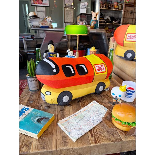 オスカーメイヤー ウインナーモービル ぬいぐるみ （Mサイズ） 単品 ■ アメリカン雑貨 アメリカ雑貨