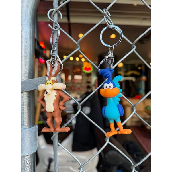 ロードランナー　＆　ワイリーコヨーテ　PVC フィギュア　キーホルダー　（2体セット） ■ アメリカン雑貨 アメリカ雑貨