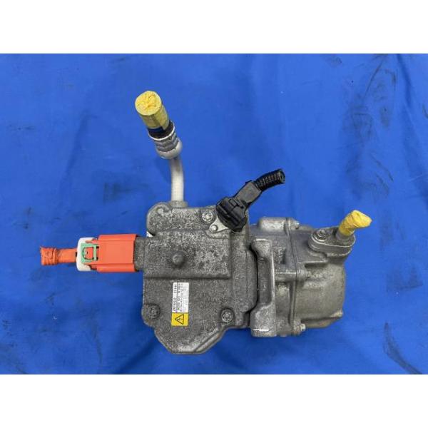 プリウス ZVW30 エアコンコンプレッサー S ヒタチ 042200-0212 88370  