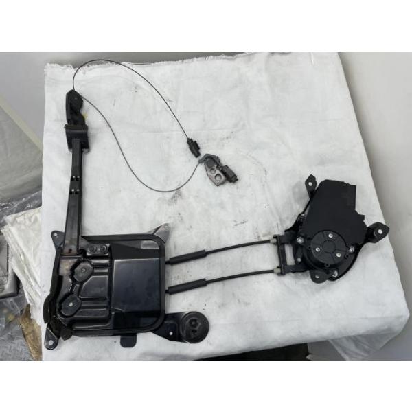 ヴォクシー DBA-ZRR70W 左パワースライドドアモーター ZS 202 85006