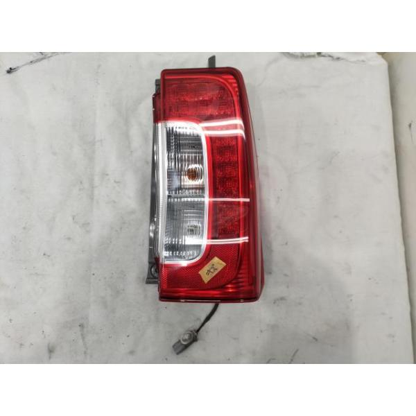 美品‼️タント　右テールランプ　81551-B2350 タント DBA-LA600S 右テールランプ LリミテッドSA3 81551-B2350