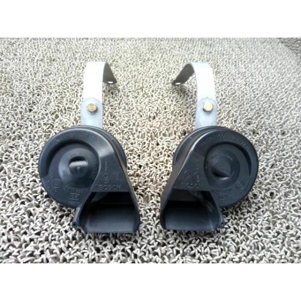 2102011・BMW Z4 E85 BU25 ロードスター 2.5I N52B25A 475 黒色 【純正 ホーン】 左右セット (89370849) 検査済