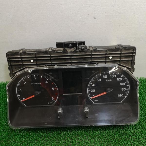 VW2E26【スピードメーター】H25 日産 NV350キャラバン DX 点灯写真有り