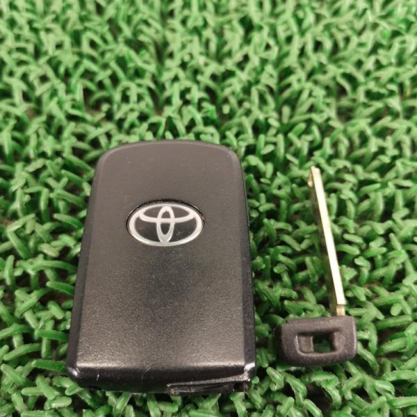 トヨタ スマートキー 89904-30F00 トヨタ スマートキー 89904-30F00 Toyota Land Cruiser 2018