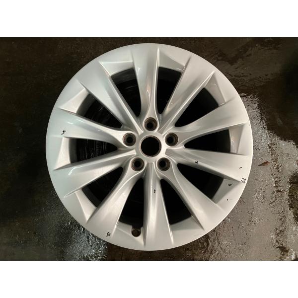 人気アイテムテスラ　モデルS　ホイール　19インチ 8J +40 5H 120　1本　傷あり/ 1059337-00-A 105933700A / ホイル アルミ Tesla MODEL S
