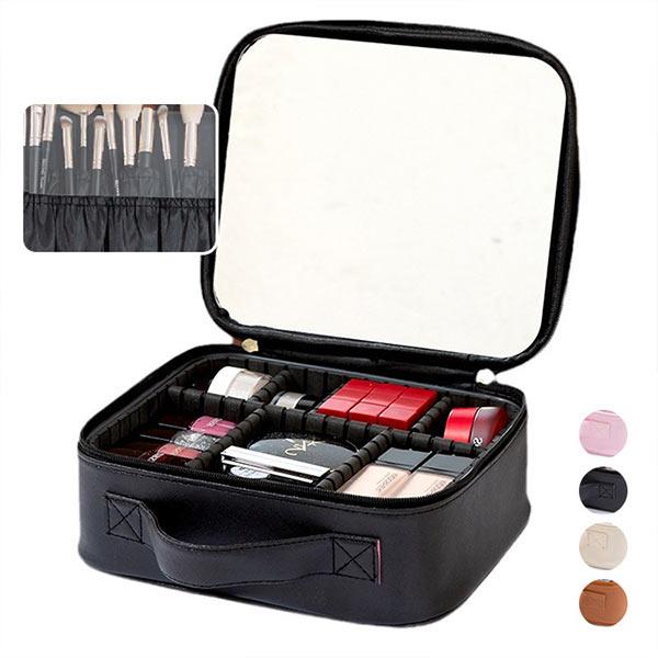 コンパクトで大容量の収納。ミラー付きメイクボックス。別で鏡の準備は不要。取り外し可能なプラシケース。由自在にレイアウトができる仕切り。持ち運びがラクな持ち手付き。コンパクトで持ち運びやすい